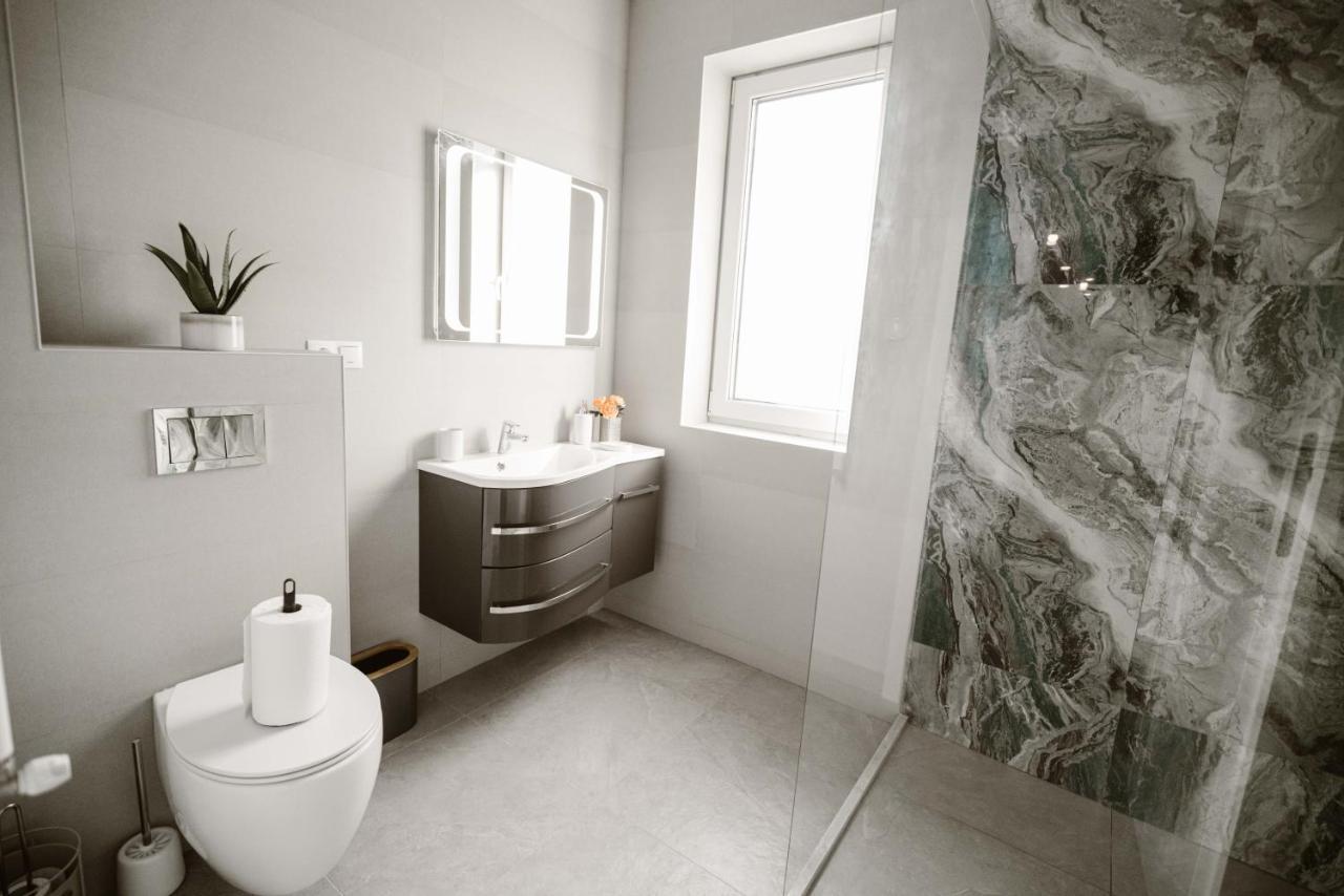 Sibiu Ezonia Central Apartment المظهر الخارجي الصورة